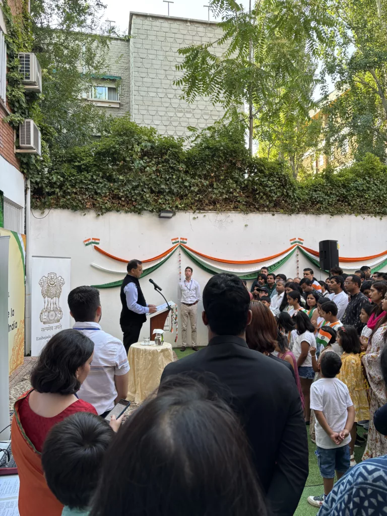 The indian independence day was celebrated at the embassy of india in madrid. The image shows the Ambassador and some officials doing flag hoisting.